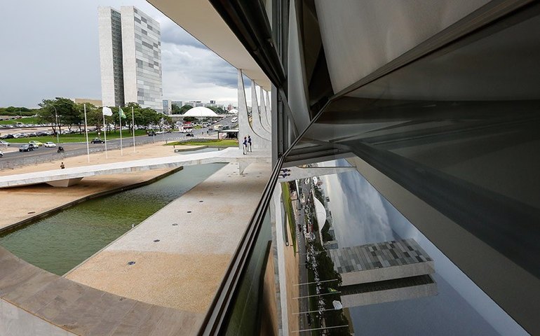 Lula sanciona lei que libera R$ 807 mil para Justiças Eleitoral e do Trabalho