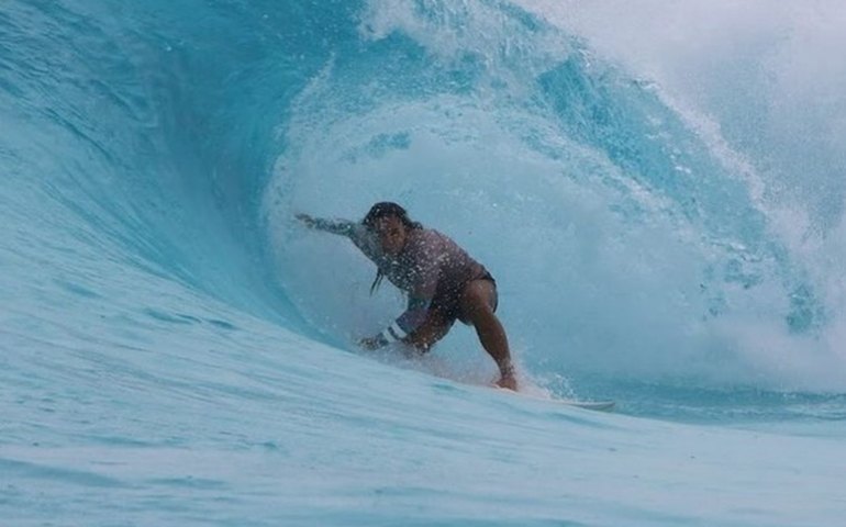 Surfista Tainá Hinckel aumenta para 157 o número de vagas olímpicas do Brasil em Paris