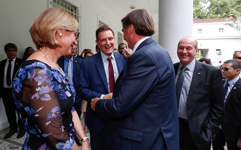 Bolsonaro chega para encontro com Crivella e outros pastores no Rio