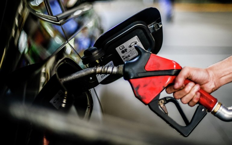 Fiscalização derruba gigantes e impulsiona nova disputa no setor de combustíveis