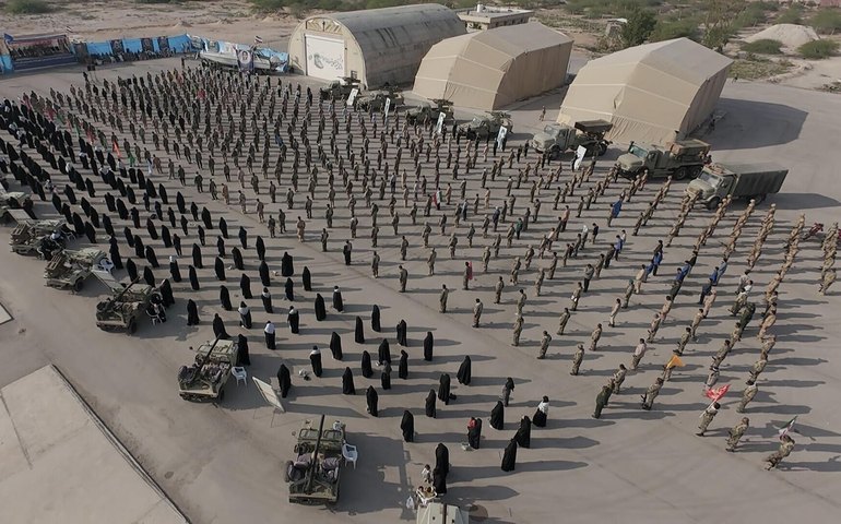 Escalada contra o Irã eleva chances de conflito generalizado na região, diz especialista