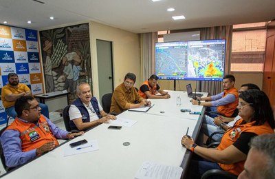 Prefeitura alinha ações para fortes chuvas neste final de semana