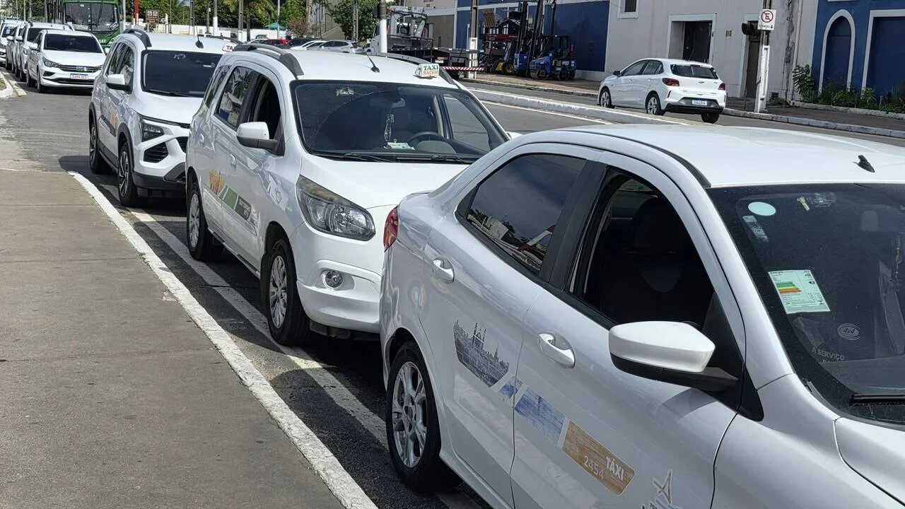 Portaria convoca 350 habilitados e 297 indeferidos no credenciamento de táxis em Maceió