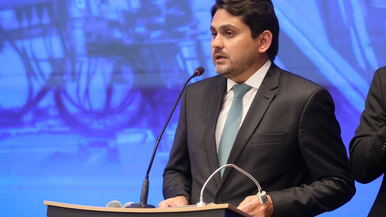 Ministro apresentou dados falsos sobre voos de helicóptero à Justiça