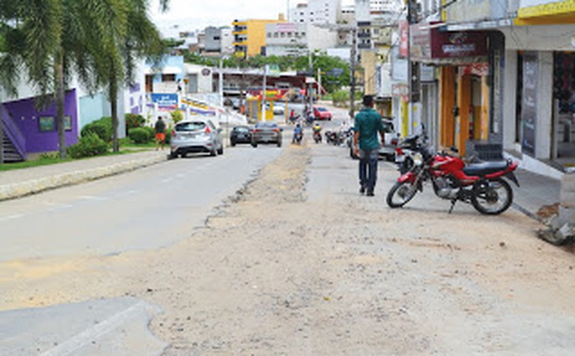 Obras do esgotamento sanitário estão paralisadas em Arapiraca