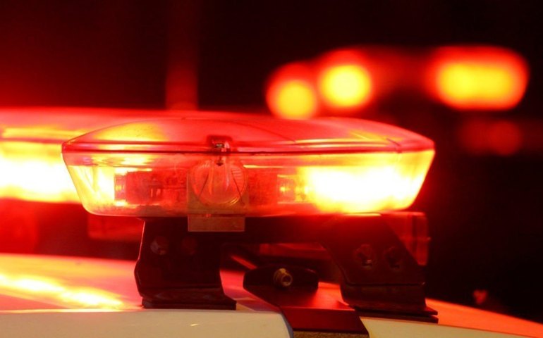 Dois homens ficam feridos ao tentar impedir agressão em Arapiraca; suspeito está foragido