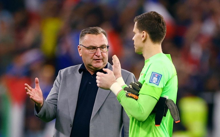 Federação polonesa anuncia saída do técnico Czeslaw Michniewicz