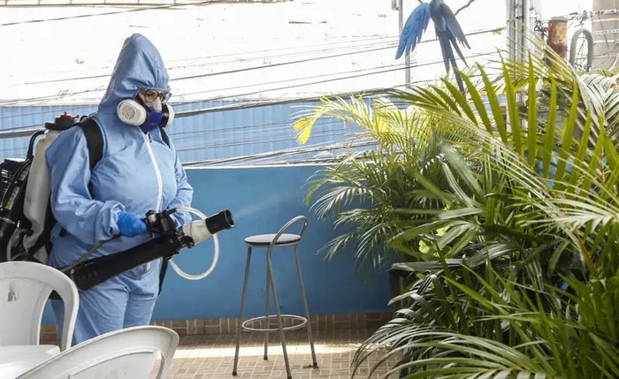 Equipes da Zoonoses realizam trabalho de campo no combate aos focos da dengue em Osasco (SP)