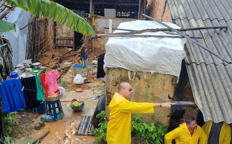 Defesa Civil diz que rios estão voltando ao nível normal e risco de novas enchentes diminui