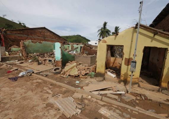 Projeto prevê ajuda para reconstruir casas em área atingida por desastres