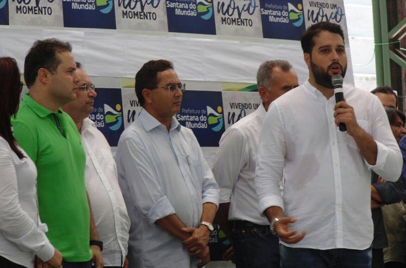 Governador e prefeito lançam PAA estadual em Santana do Mundaú