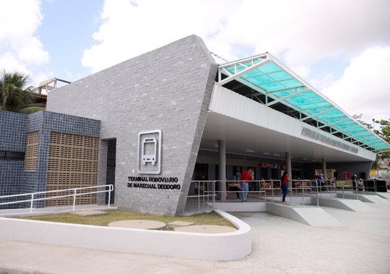 Prefeito Bocão assegura nova linha de transporte entre Marechal e Maceió, saindo do Francês