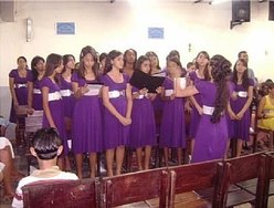 Adolescentes fazem aniversário no Medeiros Neto