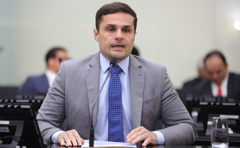 Alexandre Ayres destaca importância da inclusão da vacina contra meningite B no SUS