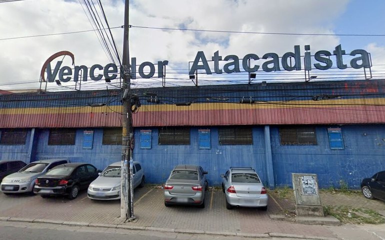 Teto de supermercado desaba em Diadema e deixa pelo menos 9 feridos