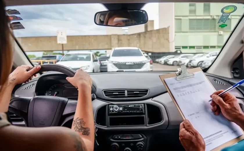Contran aprova mudança histórica e retira obrigatoriedade de aulas mínimas para obter CNH