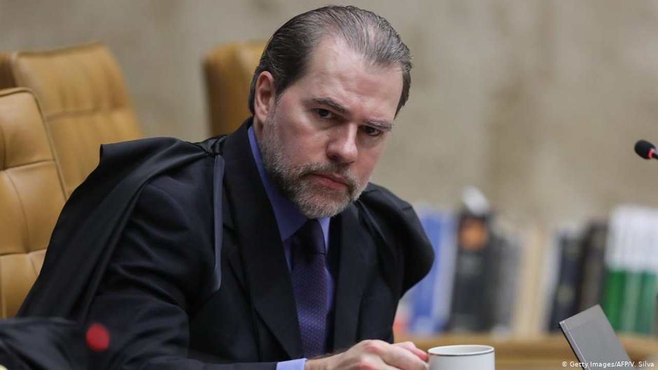 Presidente do STF veta bloqueios em aeroportos