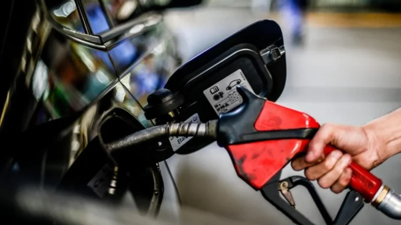 Petrobras: preço da gasolina vai cair 4,9% para as distribuidoras