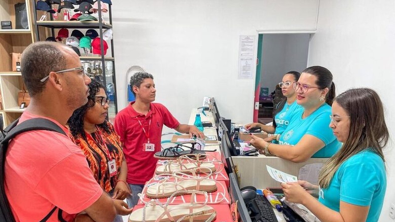 Semarh Penedo e Associação Recicla orientam comércio para reduzir descarte de lixo reciclável