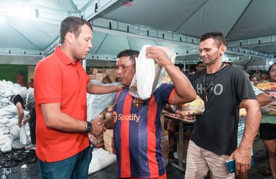 Prefeitura de Murici distribui 26 toneladas de peixe e cestas nutricionais para a Semana Santa