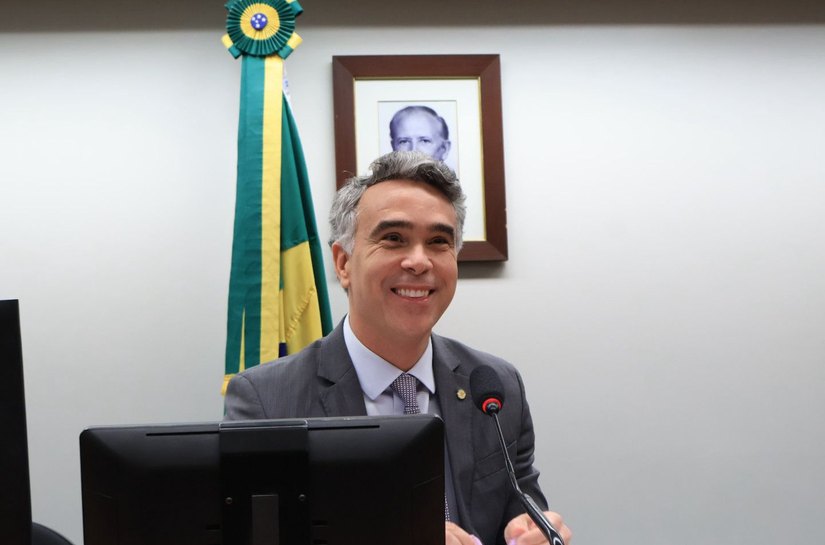 Projeto de lei que aumenta pena em casos de violência contra profissionais da educação é aprovado na Câmara