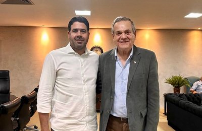 Pré-candidato a prefeito de Monteirópolis, Fabinho Monteiro se reúne com governador em exercício