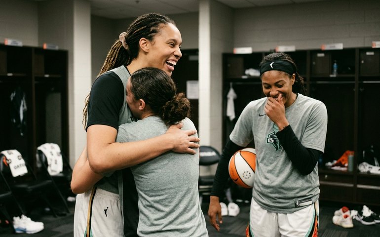 Após impasse, WNBA e atletas chegam a acordo 'transformador' que redefine salários e modelo econômico