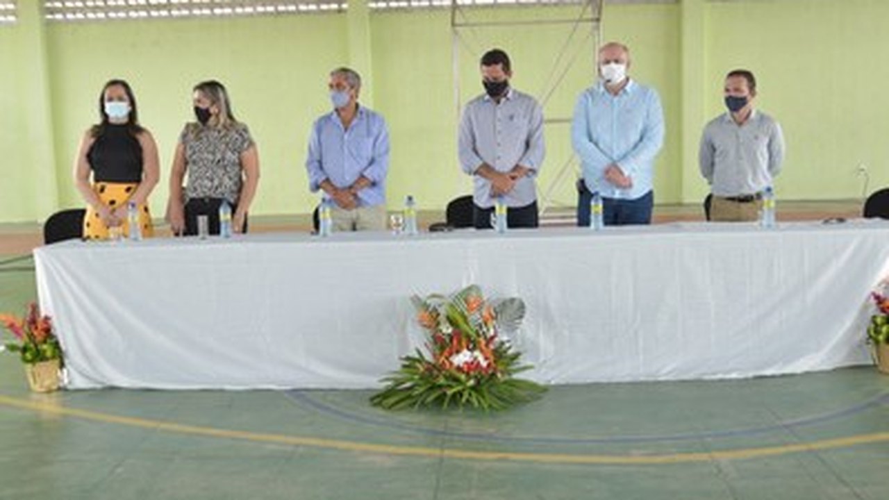 Reitor da Ufal participa de mesa-redonda sobre educação em Limoeiro de Anadia