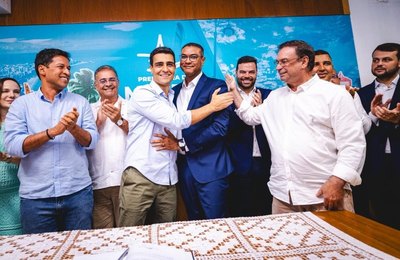 JHC empossa novo secretário da Indústria e Comércio e destaca capacidade de trabalho do empresário