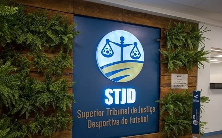 São Paulo 'acata' decisão do STJD, mas vê 'crise' na arbitragem e pede revisão das regras