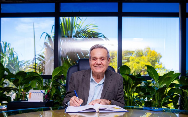 Lessa assume governo e embarca para Brasília para discutir o “tarifaço de Trump”