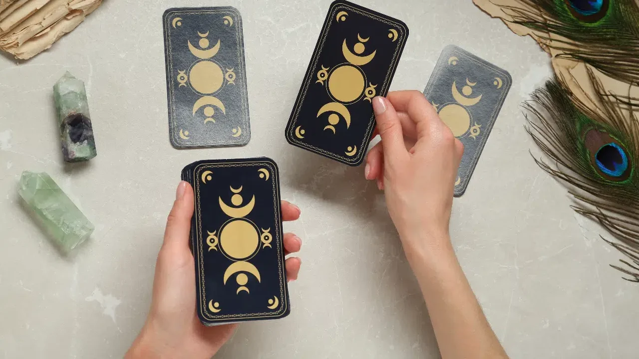 Tarot do dia: previsão para os 12 signos em 08/10/2026