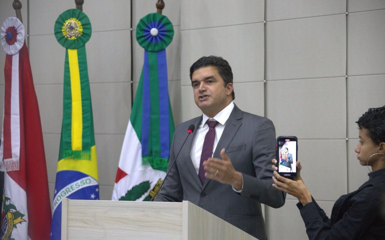 Gestão disruptiva: Prefeitura deixa contrato vencer e alunos ficam sem transporte escolar