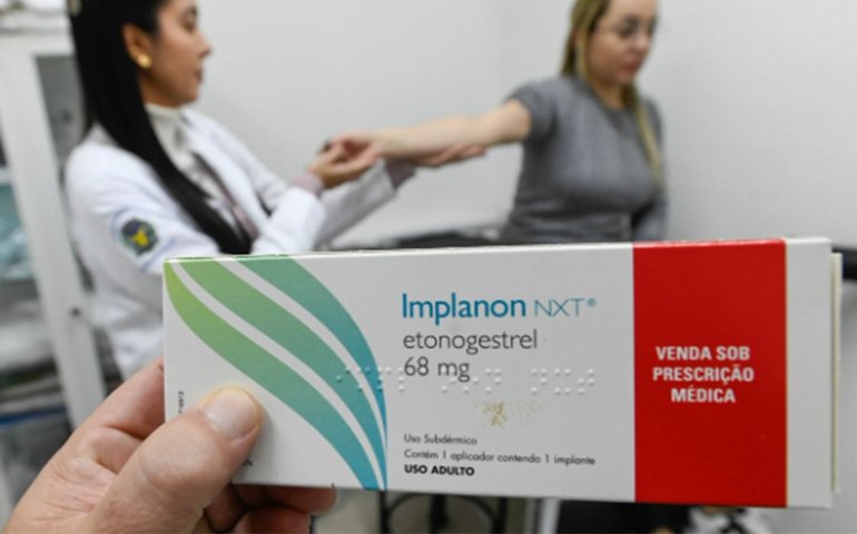 SUS qualifica profissionais para ampliar oferta de implantes hormonais