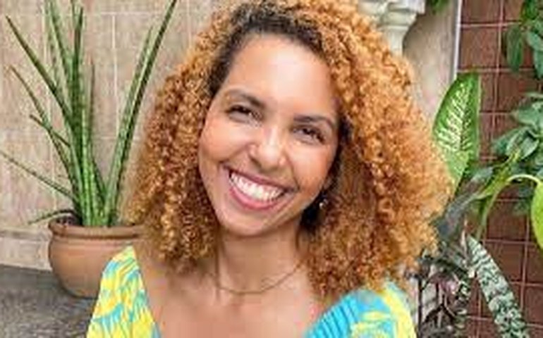 Jornalista baleada durante o carnaval recebe alta e publica vídeo de agradecimento