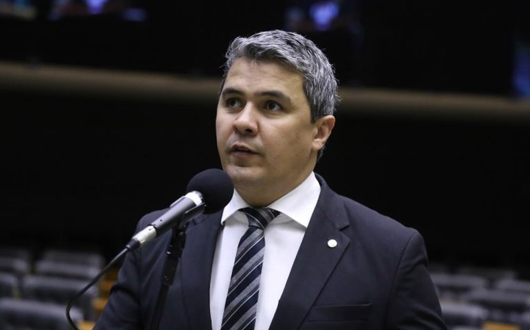 Comissão aprova vaga preferencial de estacionamento para pessoas com autismo