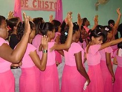 Jovens e adolescentes participaram de festa abençoada
