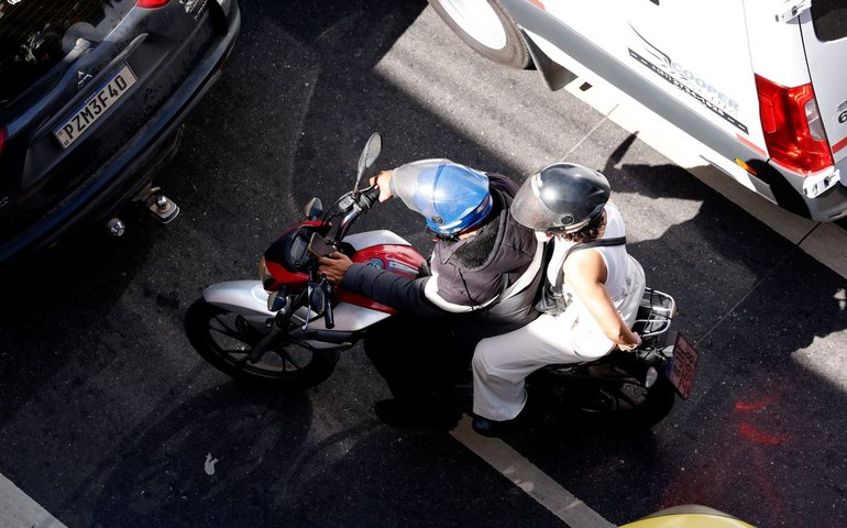 Transporte público melhor pode reduzir mortes em motos, diz Senatran