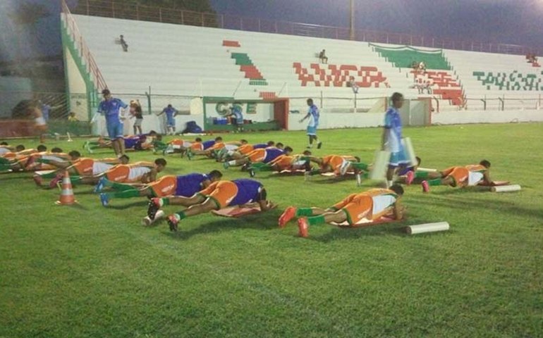 CSE vence em Arapiraca e agora tem dois jogos em casa, para tentar se livrar do rebaixamento