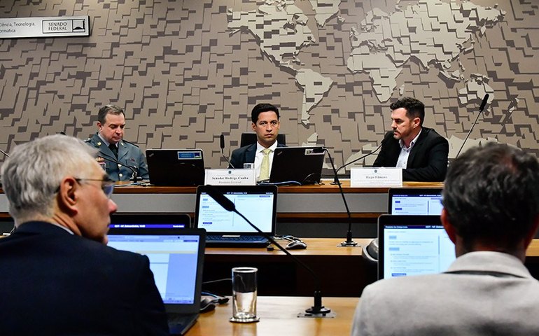 CCT aprova projeto que obriga operadoras a ampliar cobertura de telefonia