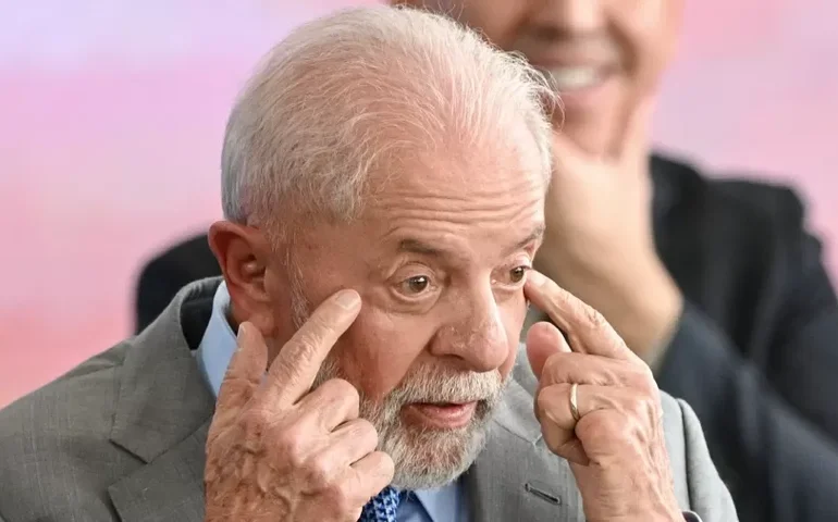 Lula: brasileiro 'não pode votar em qualquer tranqueira para governar este País'