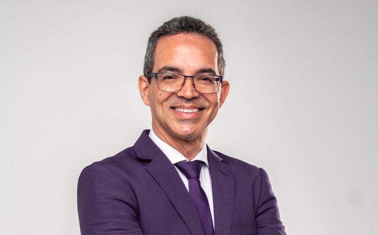 Reitor da Uncisal toma posse como Membro Titular da Academia Alagoana de Medicina