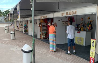 Feira multicultural atrai alagoanos e turistas para conhecer o artesanato da terra