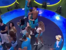 Breno e Marcelo protagonizam o primeiro beijo do BBB26