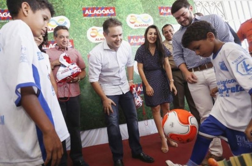 Governador reafirma apoio aos clubes de futebol