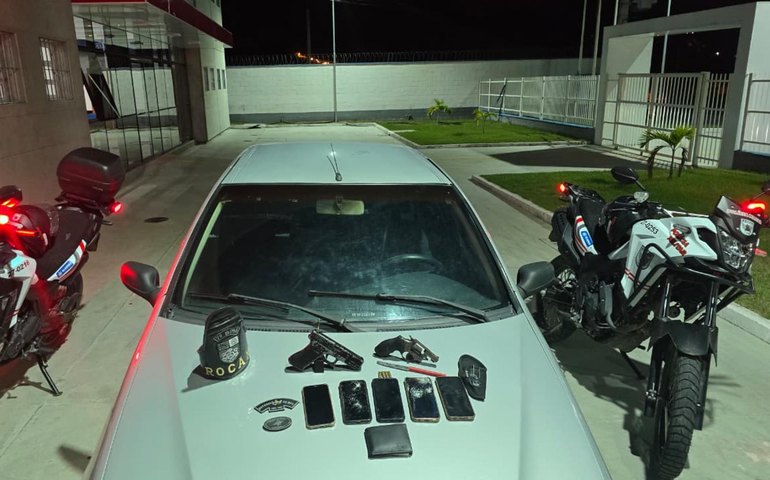 PM apreende arma de fogo em Santana do Ipanema e cumpre mandado de prisão em Penedo