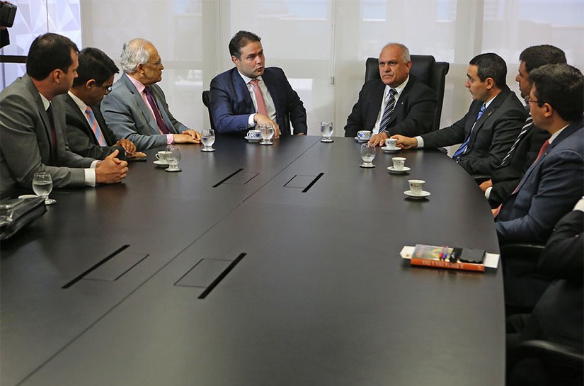 Presidente Otávio Praxedes recebe governador Renan Filho no TJ/AL