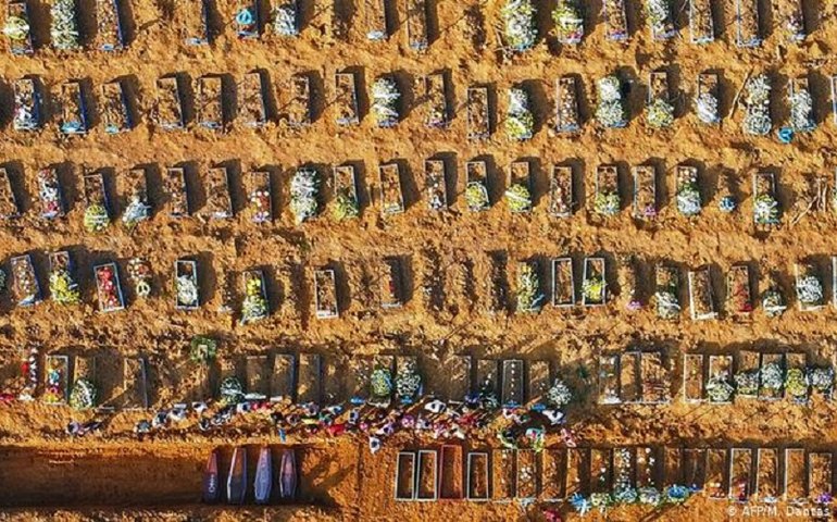 Os vivos e os mortos