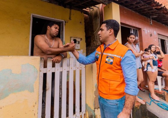 Famílias vítimas das enchentes em Maceió receberão auxílio de R$ 3 mil