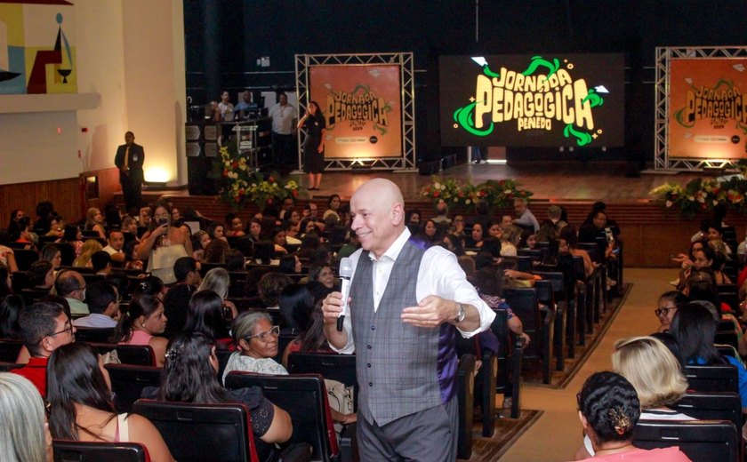 Leandro Karnal encerra Jornada Pedagógica em Penedo